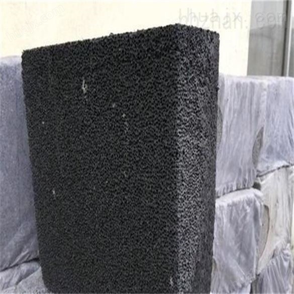 黑色发泡水泥保温板